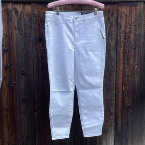 White Jegging crops